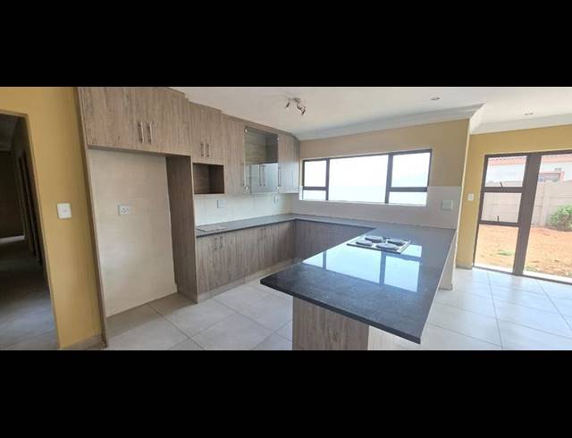 3 BEDROOM HOUSE FOR SALE IN HENLEY-ON-KLIP